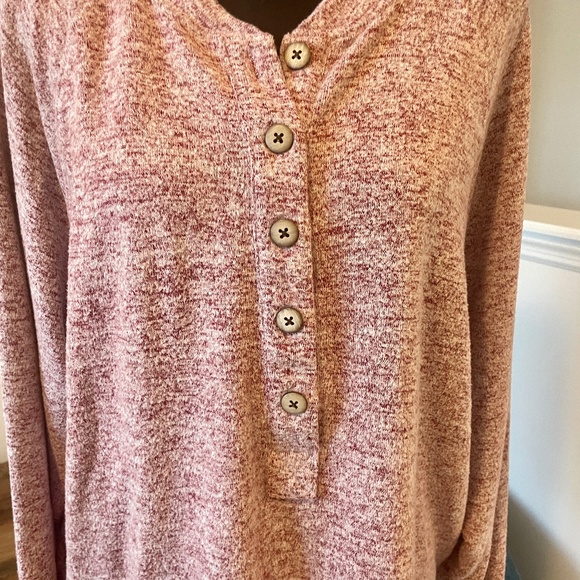 cabi Henley Pullover, #4200, NWOT, M, Burgundy Mist - Picture 4 of 9